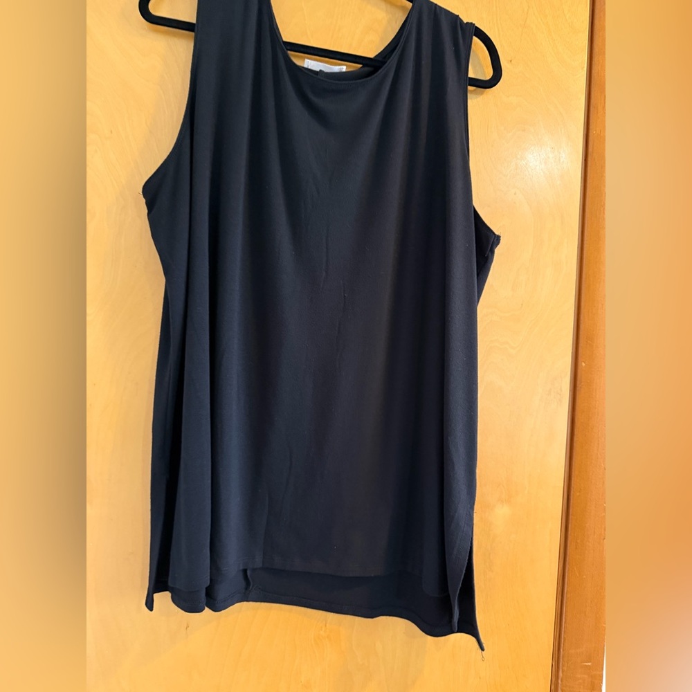 Zenana Black Sleeveless Scoop Neck Tank
